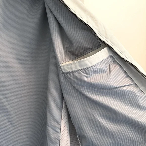 GAP Lightweight Jacket - Picture 4 of 4